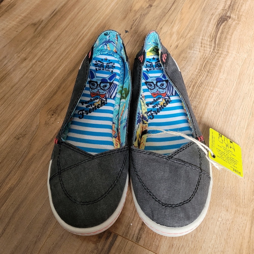 NWT Tigerbear Republik Womens Slip on Sneakers